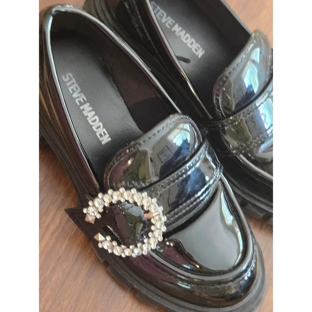 Steve Madden note small